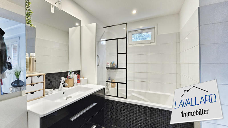 Maison - 110 m² - 4 pièces