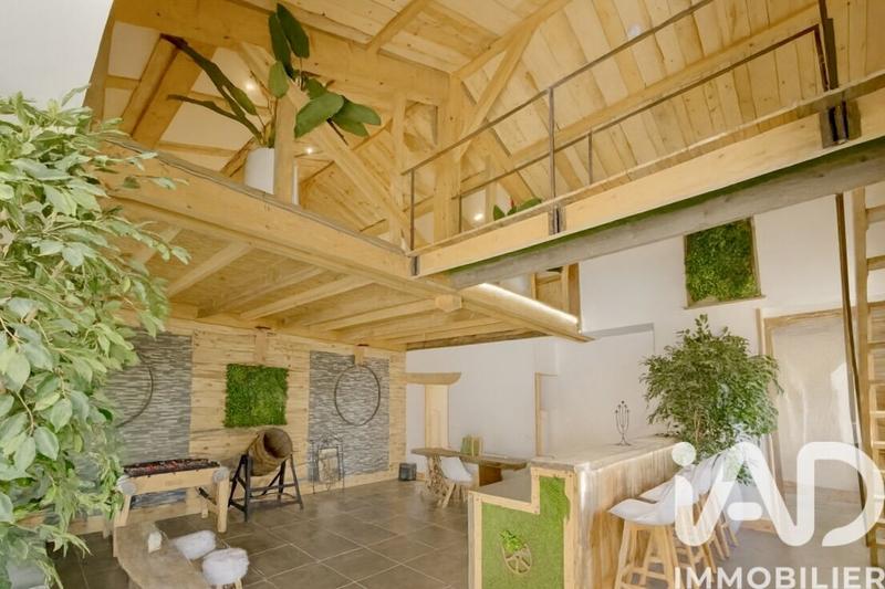 Maison - 140 m² - 9 pièces