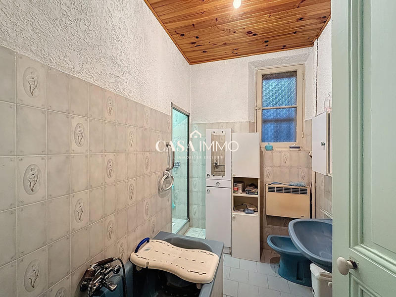 Maison - 220 m² - 8 pièces