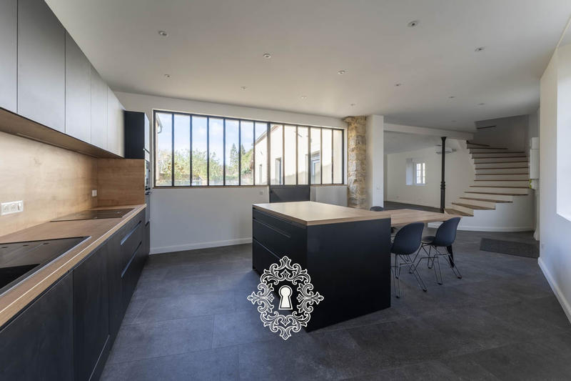 Maison - 185 m² - 5 pièces