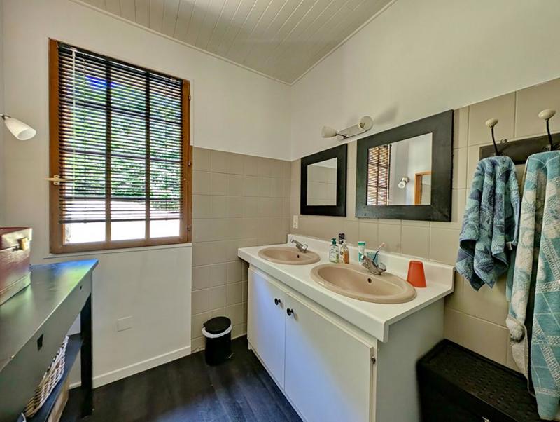 Maison - 221 m² - 5 pièces