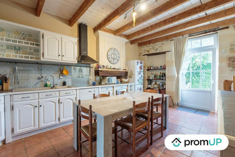 Maison ancienne - 210 m² - 8 pièces