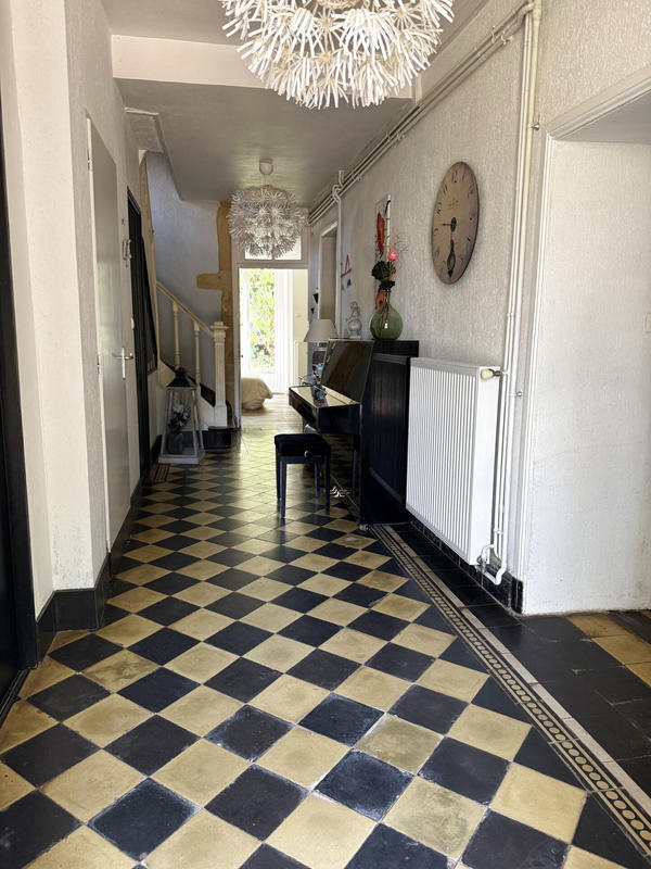 Propriété - 276 m² - 15 pièces