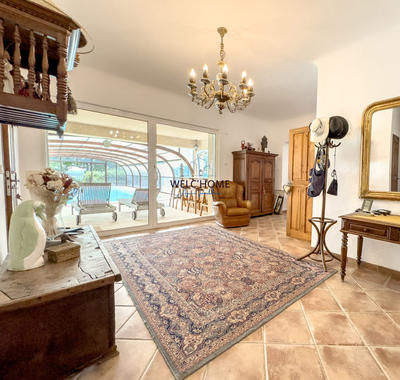 Villa - 250 m² - 9 pièces