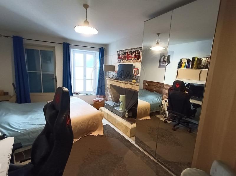 Maison - 240 m² - 7 pièces