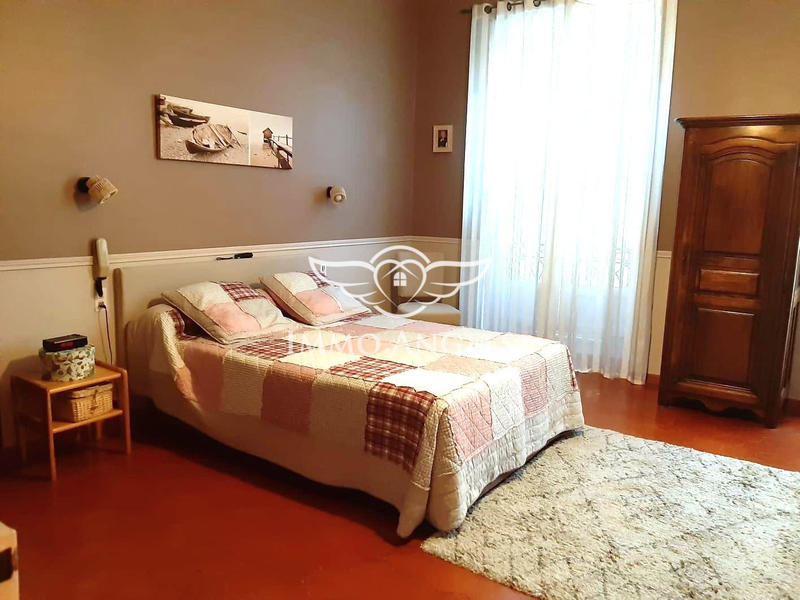 Maison - 380 m² - 13 pièces