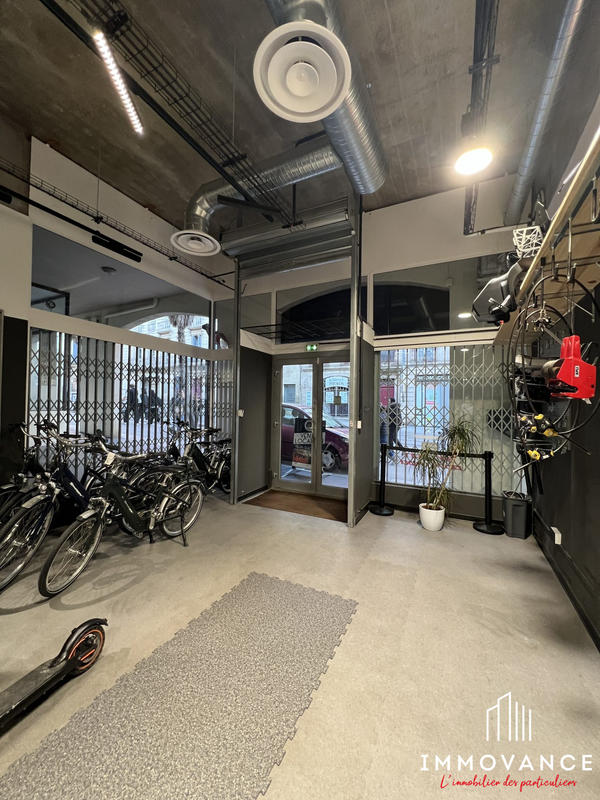 Local commercial - 101 m²