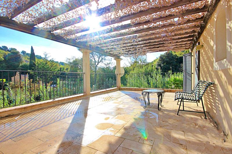 Villa - 188 m² - 6 pièces