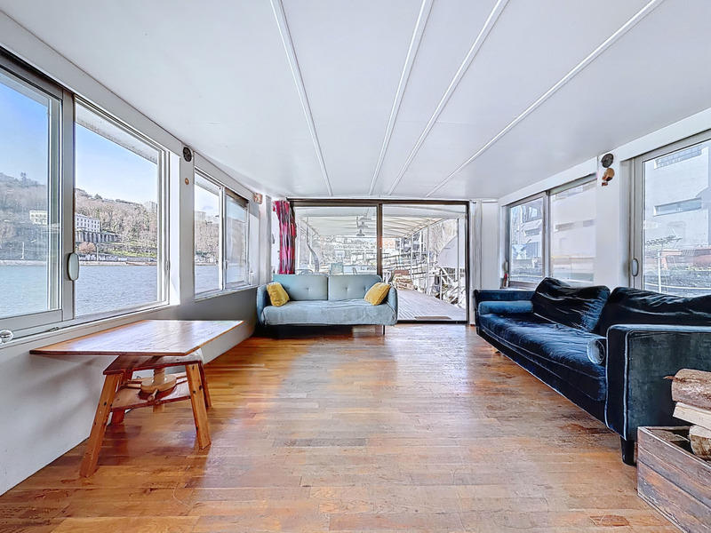 Péniche - 180 m² - 7 pièces