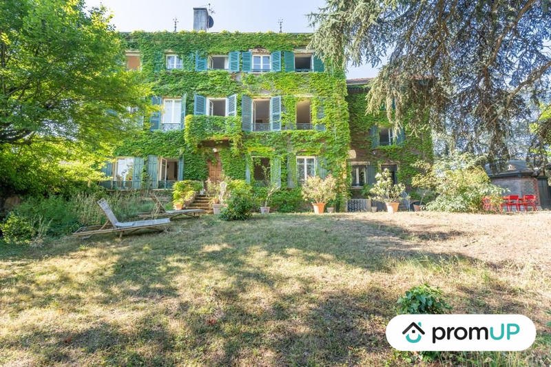 Maison - 320 m² - 111 pièces