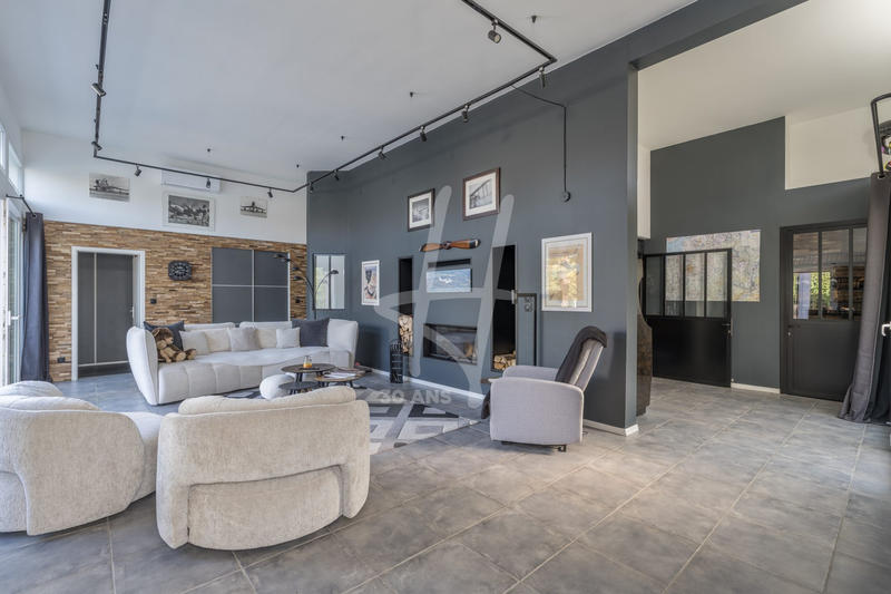 Maison contemporaine - 195 m² - 6 pièces