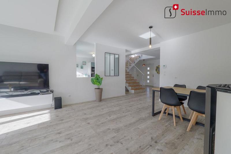 Maison - 180 m² - 6 pièces