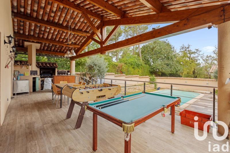 Maison - 250 m² - 7 pièces