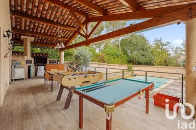 Maison - 250 m² - 7 pièces