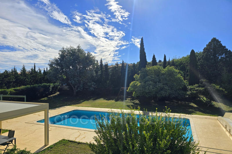 Villa - 176 m² - 6 pièces