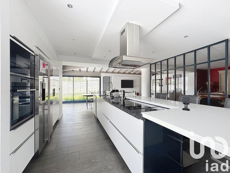 Maison - 272 m² - 8 pièces
