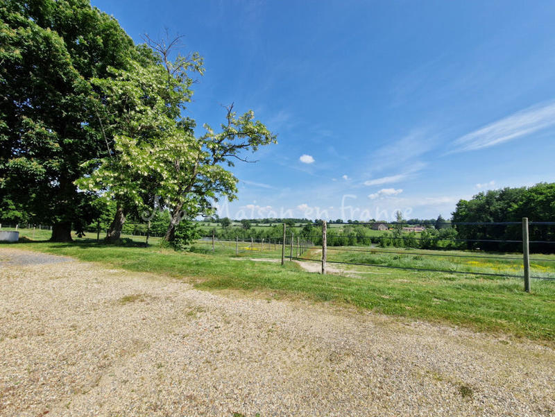 Maison - 157 m² - 11 pièces