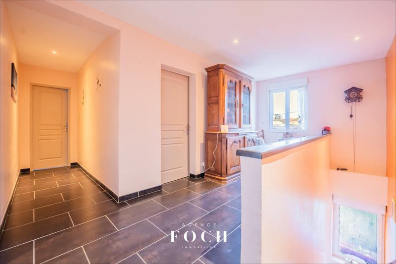 Maison - 290 m² - 8 pièces