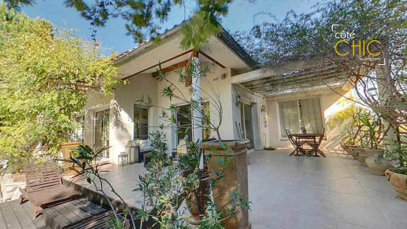 Maison - 254 m² - 7 pièces