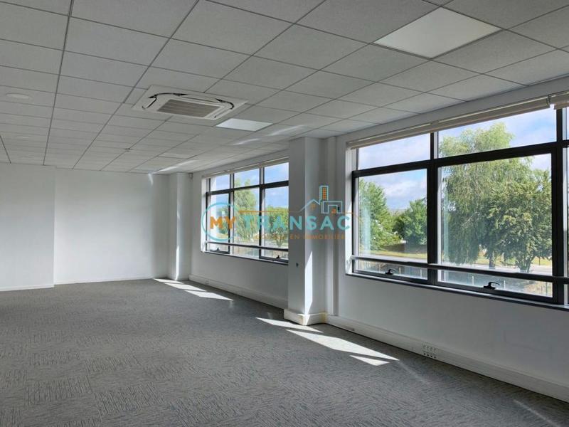 Local d'activité / Entrepôt - 3 290 m²