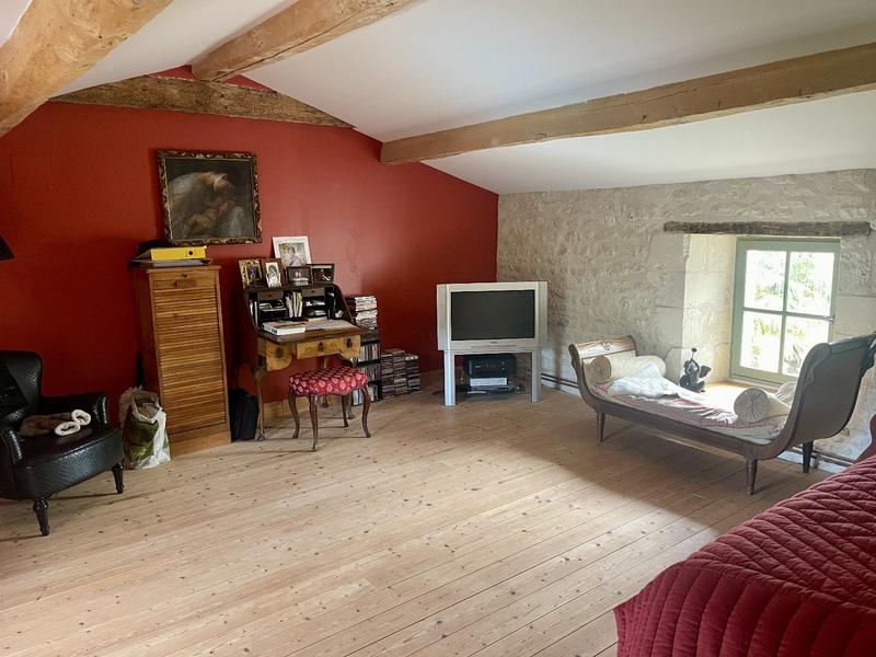 Maison - 220 m² - 6 pièces