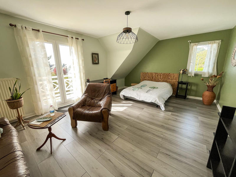 Maison - 216 m² - 7 pièces