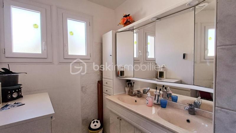 Maison - 90 m² - 5 pièces