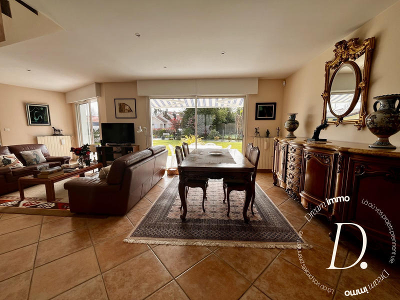 Maison - 142 m² - 6 pièces