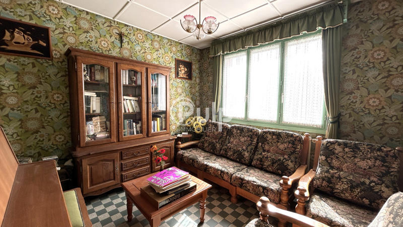 Maison - 235 m² - 8 pièces