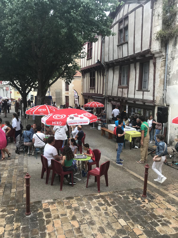 Marché hebdomadaire d'Airvault (samedi matin)
