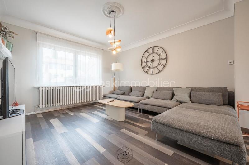 Maison - 166 m² - 8 pièces