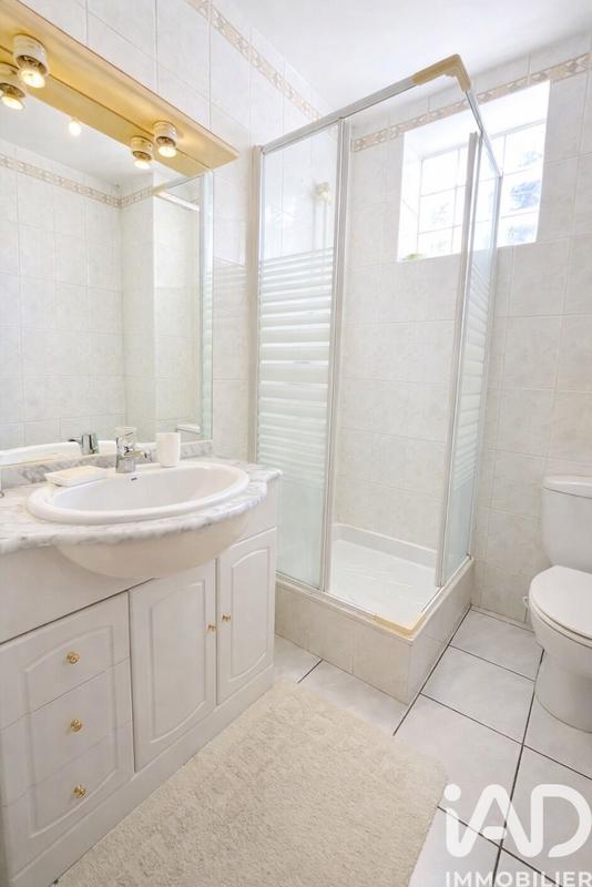 Maison - 177 m² - 8 pièces