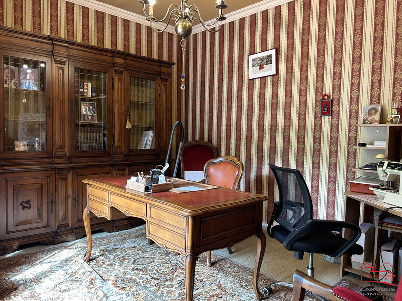 Maison - 210 m² - 8 pièces