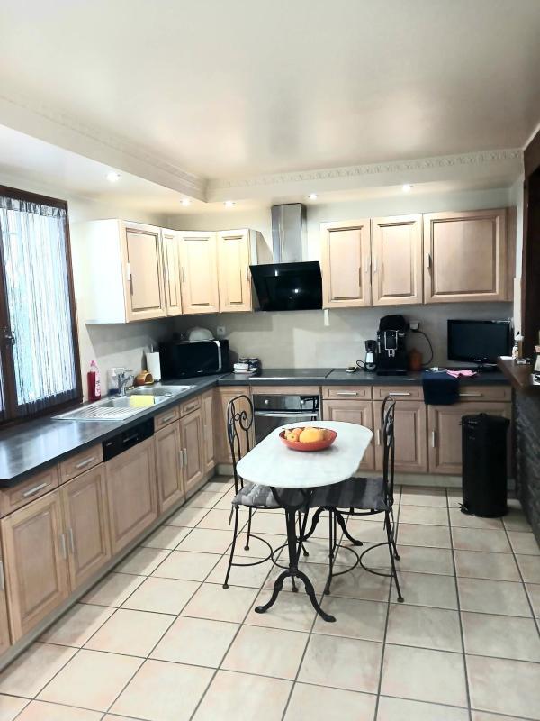 Pavillon - 200 m² - 9 pièces