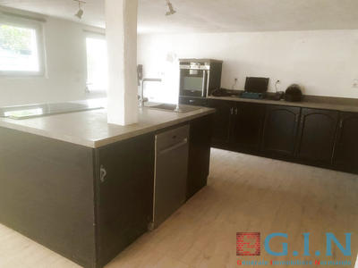 Maison - 170 m² - 9 pièces