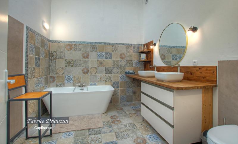 Mas - 230 m² - 6 pièces