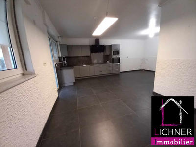 Maison - 220 m² - 8 pièces