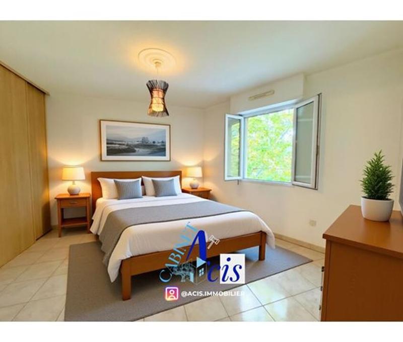 Appartement - 100 m² - 4 pièces