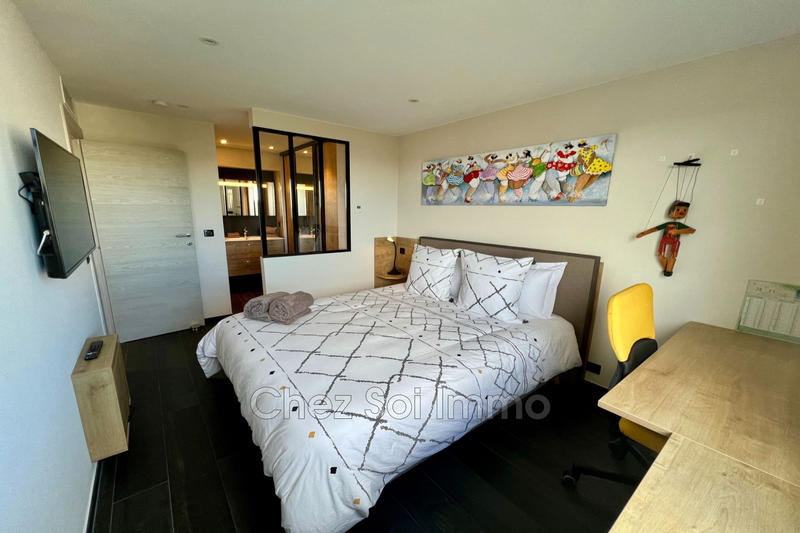 Appartement - 150 m² - 4 pièces