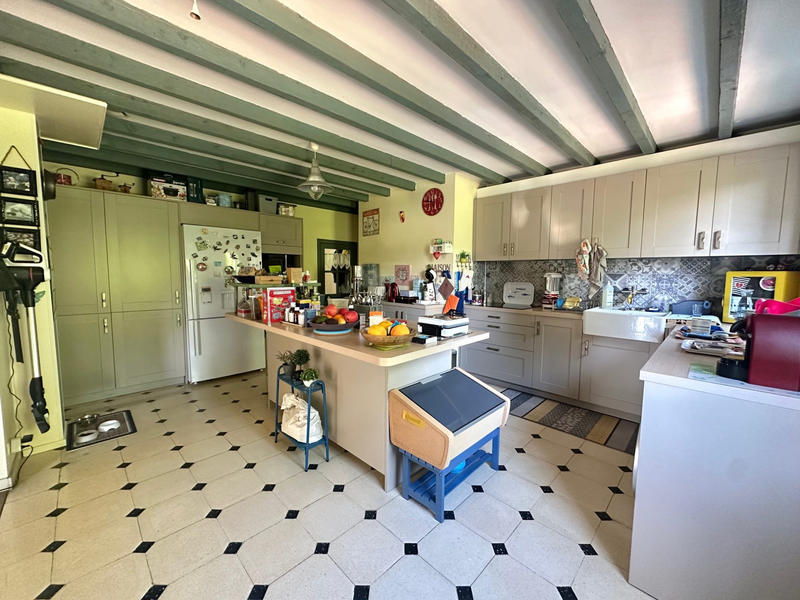 Maison - 180 m² - 9 pièces