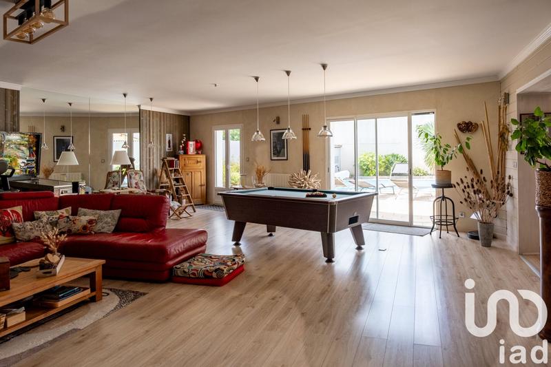 Maison - 222 m² - 7 pièces