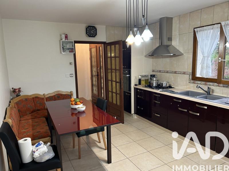 Maison - 243 m² - 7 pièces