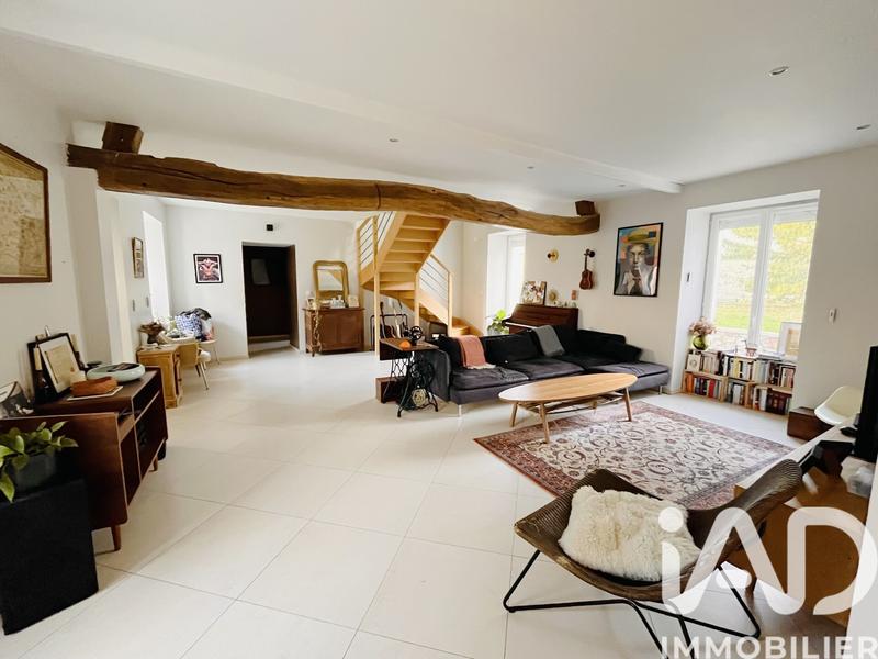 Maison - 222 m² - 6 pièces