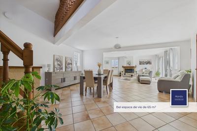 Maison - 149 m² - 7 pièces