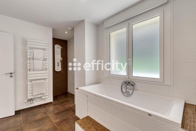 Maison - 188 m² - 6 pièces