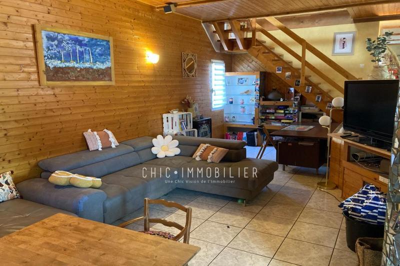 Propriété - 360 m² - 9 pièces