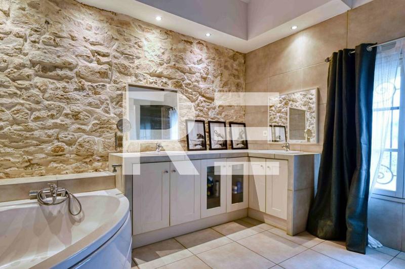 Maison - 166 m² - 6 pièces