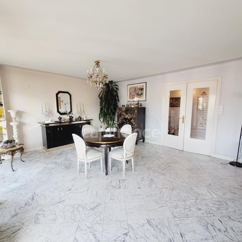 Appartement - 98 m² - 4 pièces