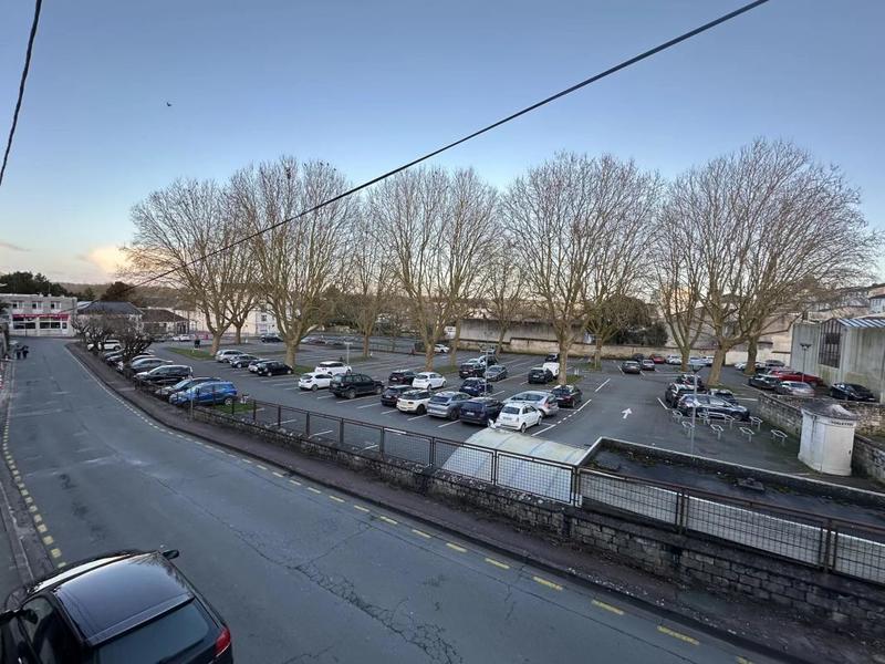 Maison de ville - 280 m² - 9 pièces