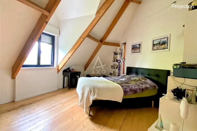 Maison - 275 m² - 8 pièces